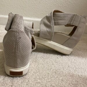Dr Scholls Arch Support Wedge Heel Wrap Shoe